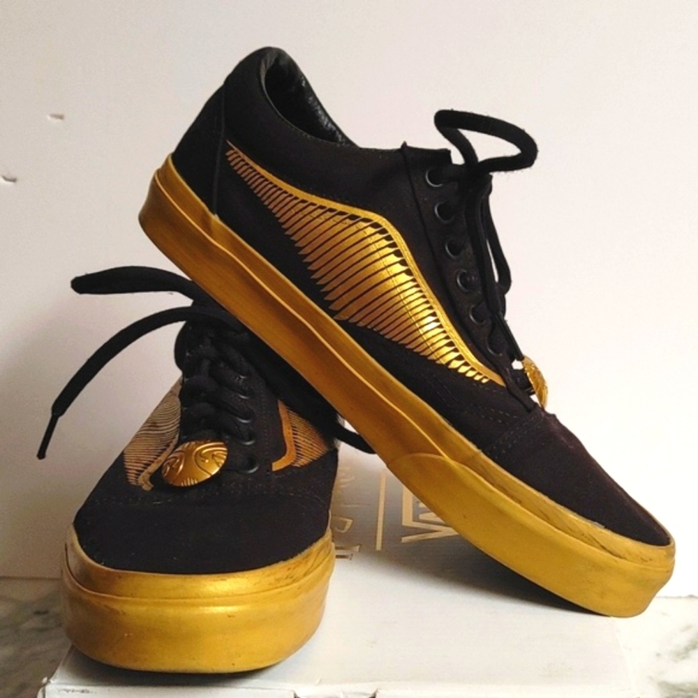 SOLD Harry Potter Vans Old Skool 6.5 Mens, 8.0 Women's - Picture 1 of 12